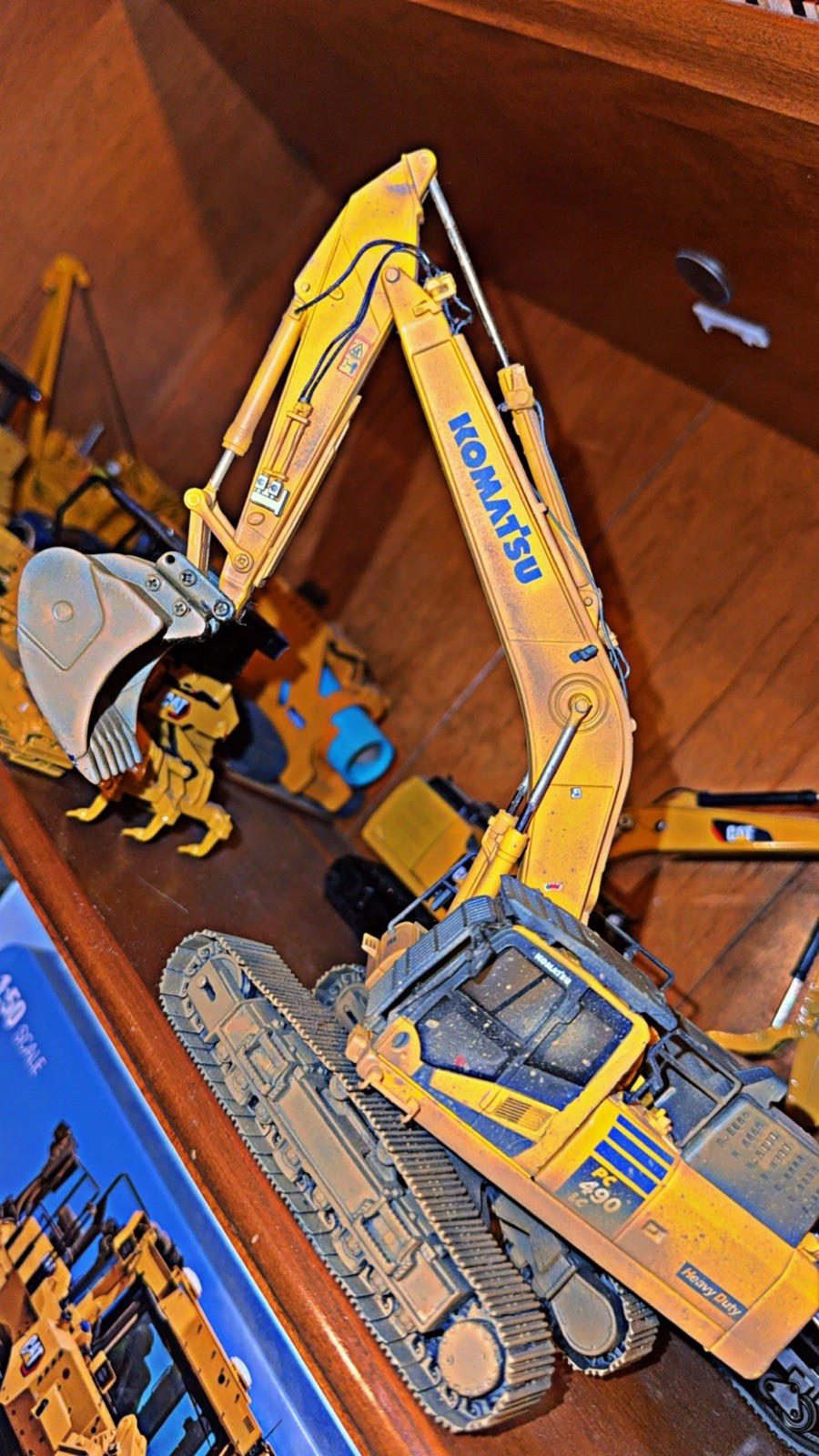 Komatsu PC490 LC Heavy Duty Excavator Diecast Model 1:50 Yellow/Blue
