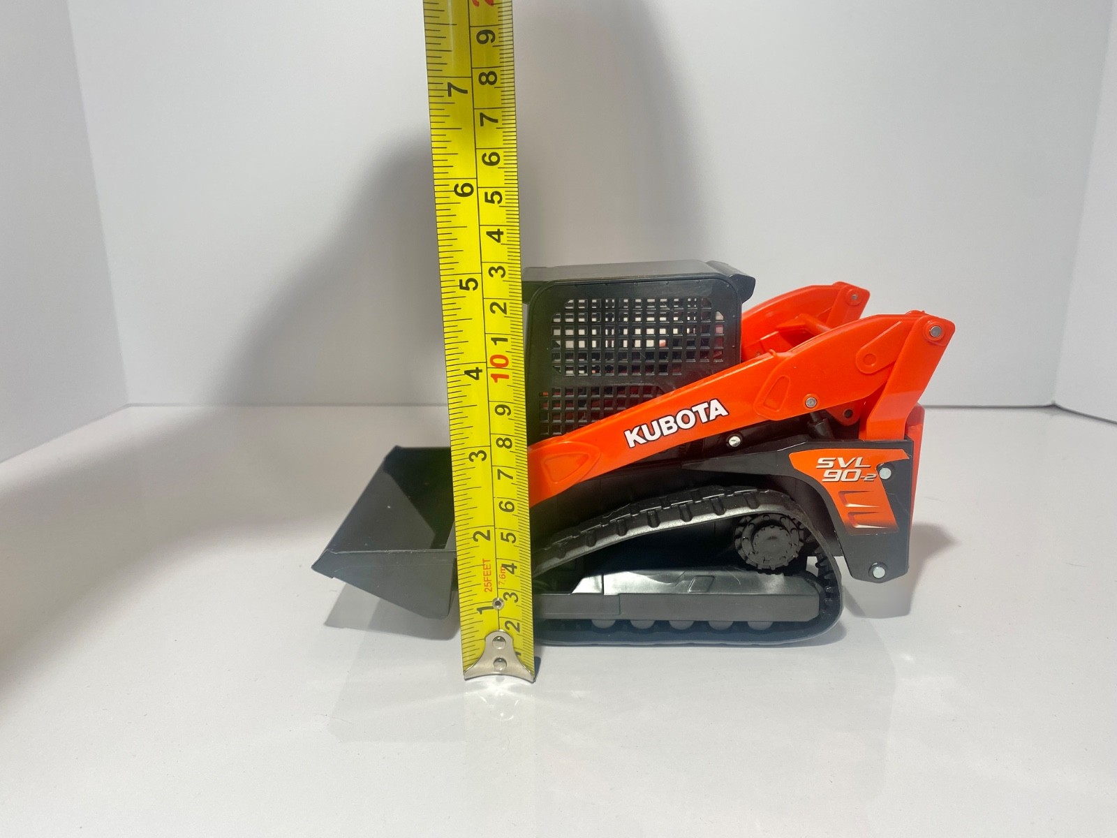 Ray Kubota SVL90-2 Compact Track Loader Loader Plastic Toy 1/18 Scale