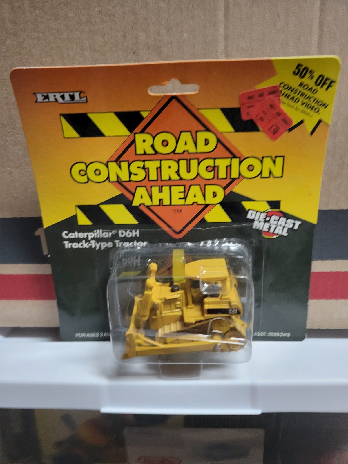Ertl Die-Cast Road Construction Ahead Caterpillar D6H Tractor – NIP