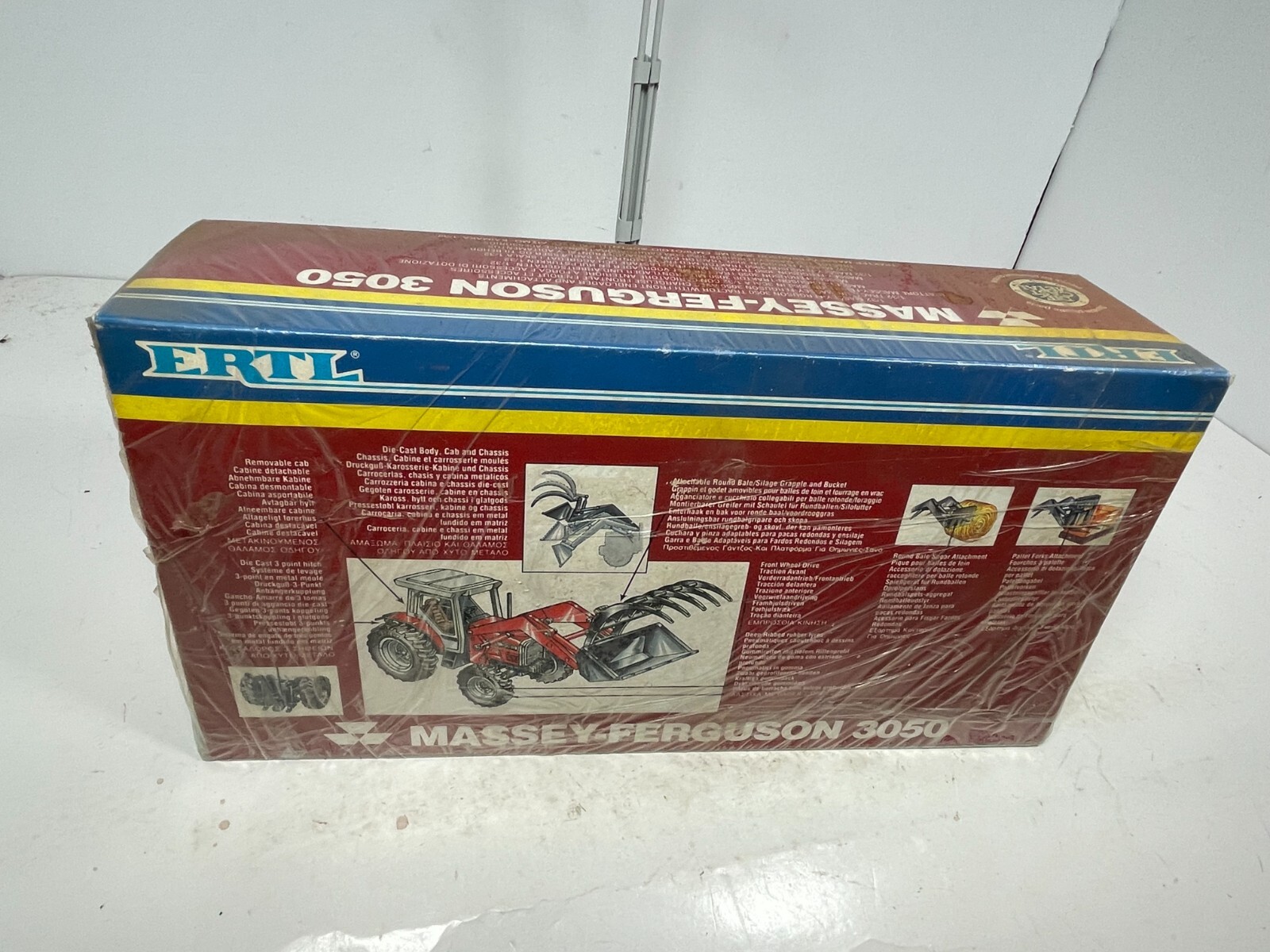 ERTL Massey Ferguson 3050 Diecast Tractor 1/32 Figure Mint in Box