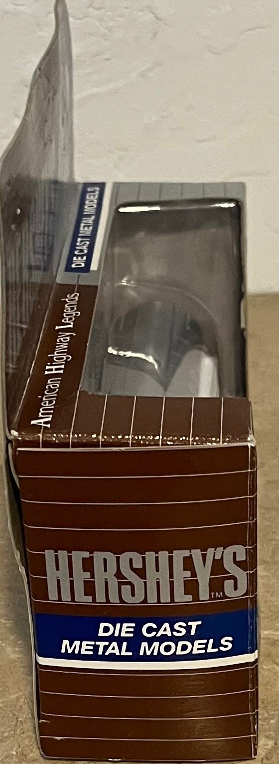 AHL Hartoy 3060 Peterbilt 260 Tank Truck Hershey&rsquo;s Syrup 1:64 Die-Cast