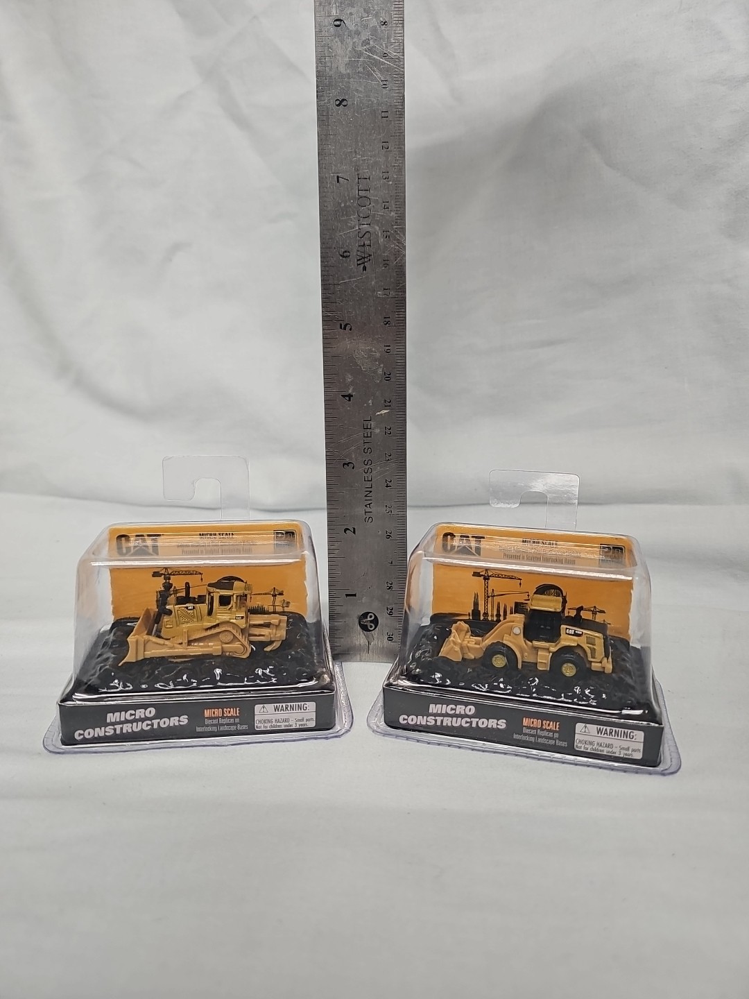 Diecast Masters CAT Micro Construction D8T TrackType Tractor & 950M Wheel Loader