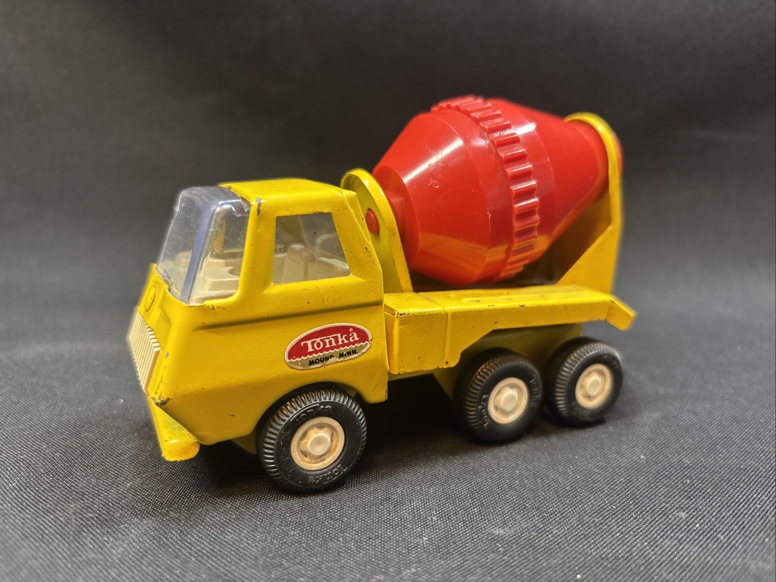Tonka 1960s 5&Prime; Cement Mixer Truck Pressed Steel Yellow/Red MOUND