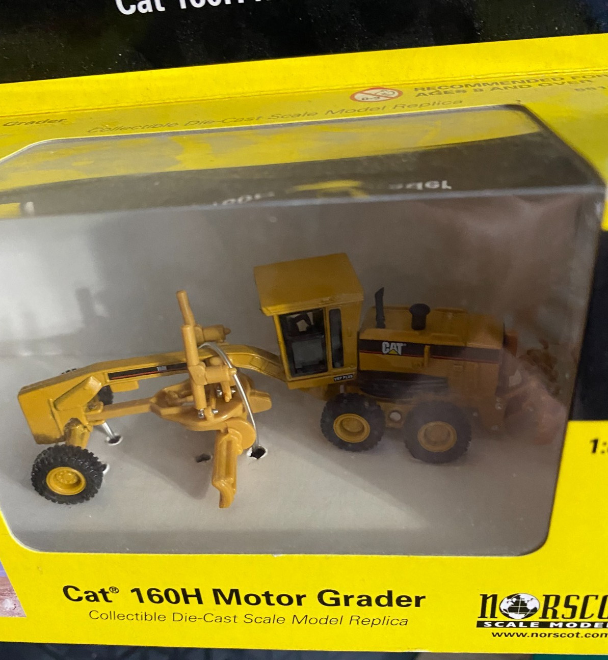 Norscot Cat 160H Motor Grader 1:87 Scale Model