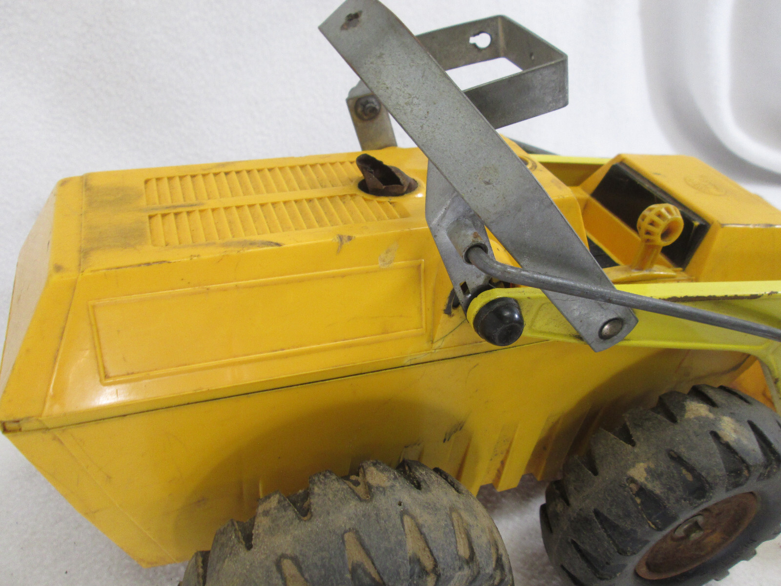 Vintage Mattel 1963 Vrroom plastic skip front loader