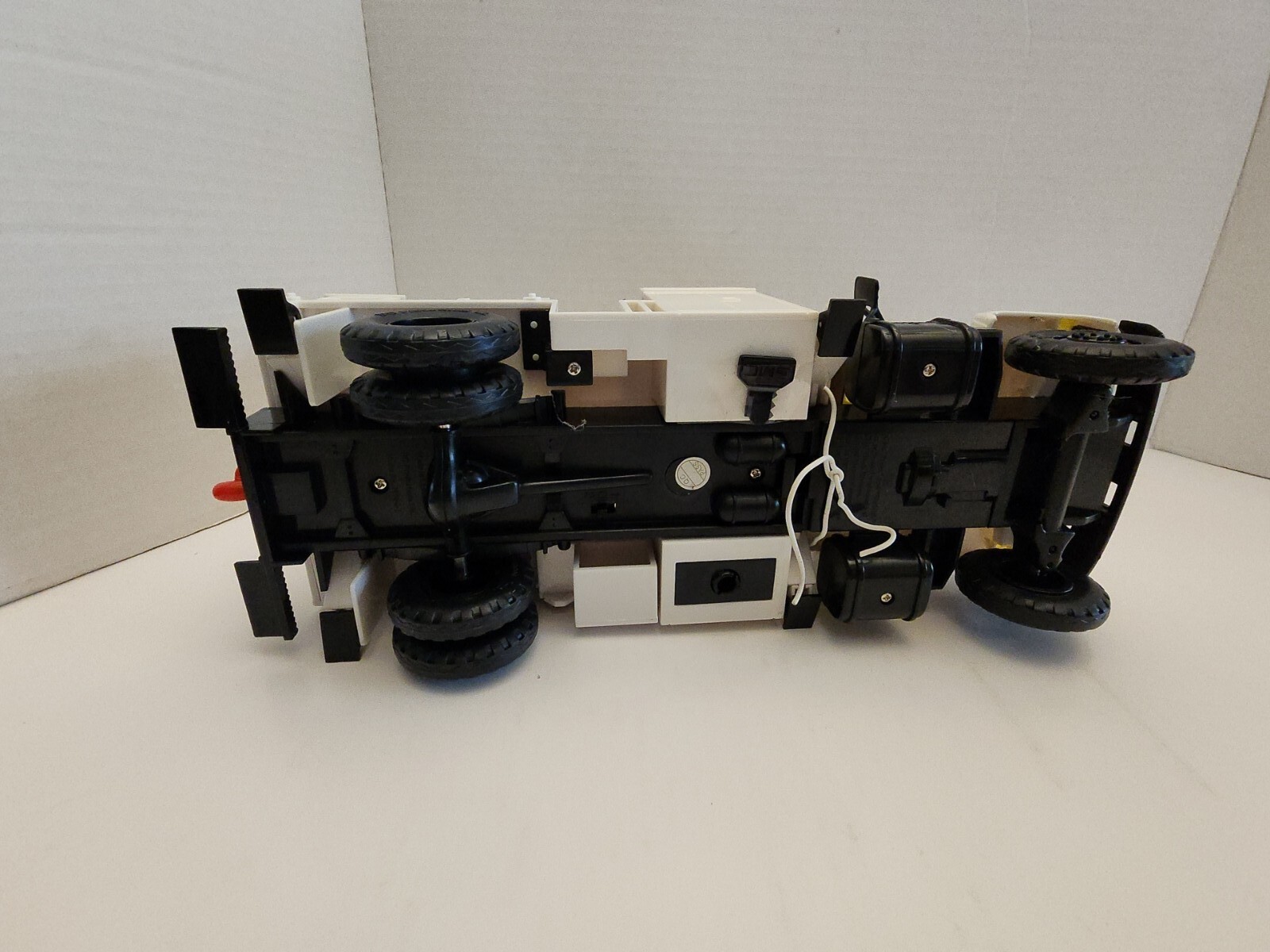 11&Prime; DG PRODUCTIONS-1996-2-1 Portland General Pole Setter Auger Digger Truck