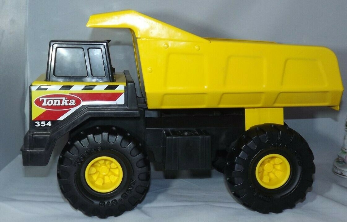 Tonka 93918 Classic Steel Mighty Dump Truck, 2012 Hasbro, Metal & Plastic. VGC