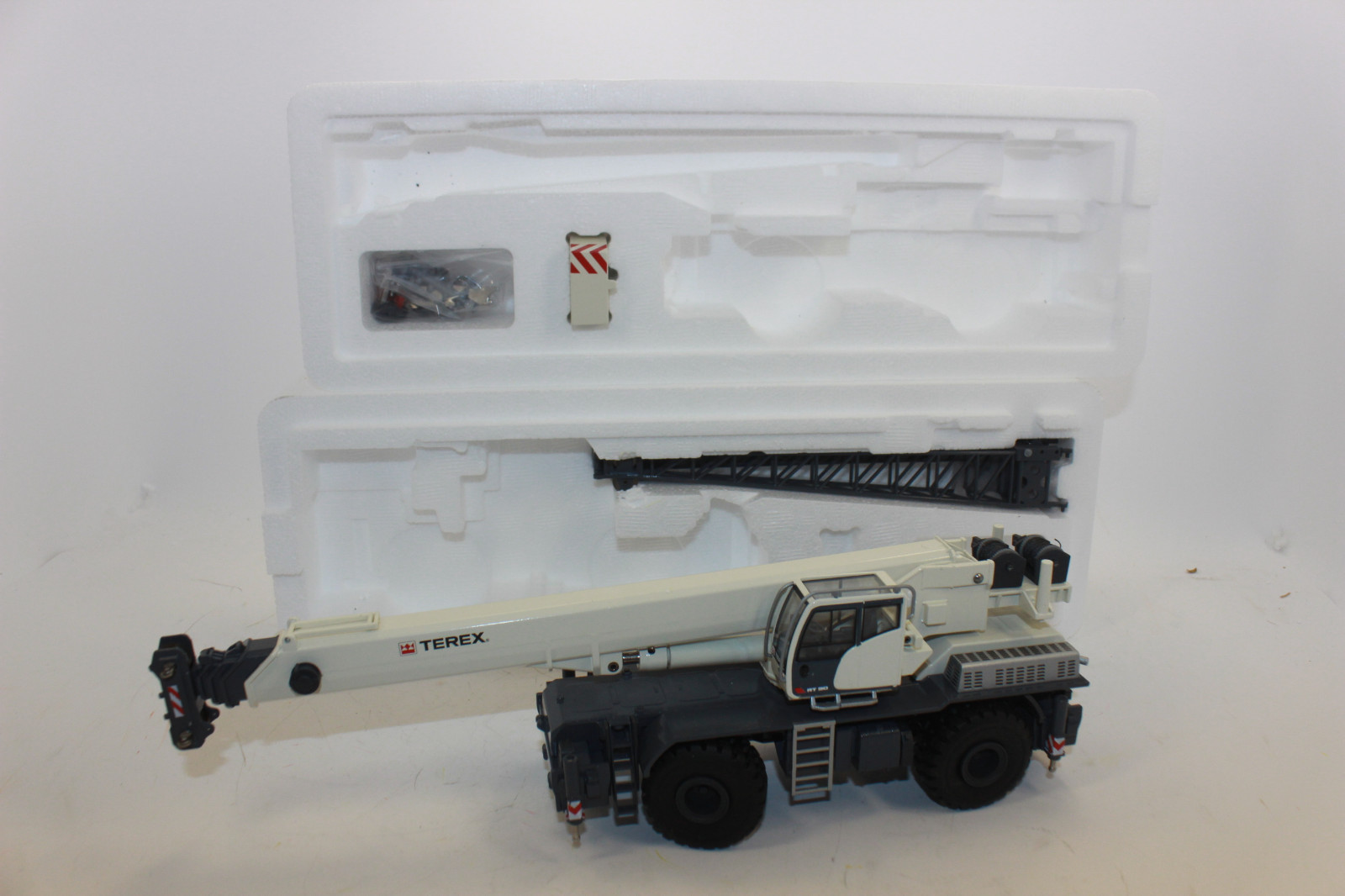 Conrad 2115 TEREX RT 90 Rough Terrain Crane Mobile Crane 1:50 NEW in OVP