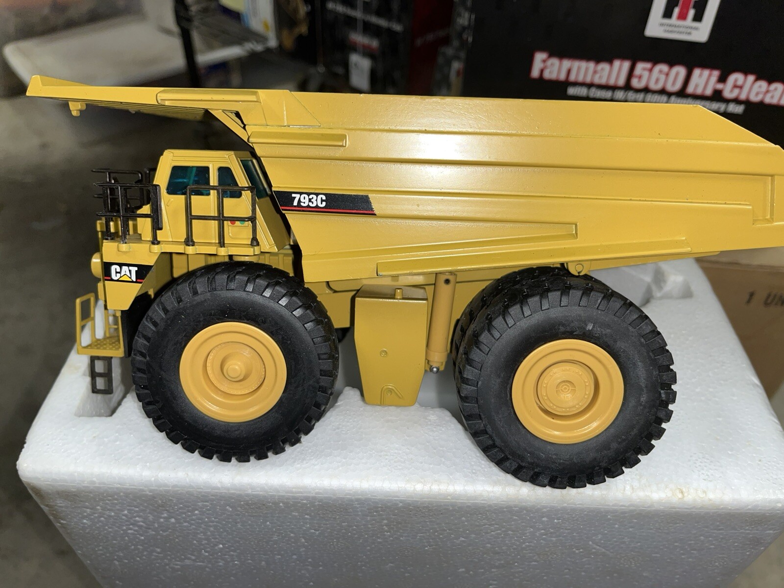 NZG CAT/Caterpillar 793C Off-Highway Truck Official Launch MINExpo ‘96 1/50