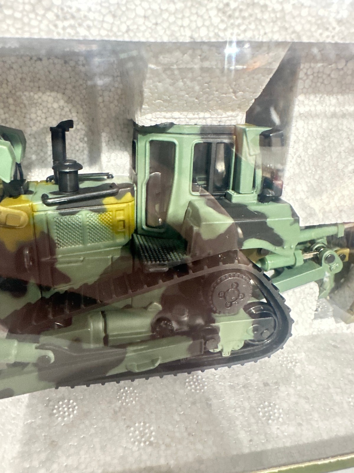 Caterpillar D8R Series II Military Dozer By Norscot 1/50th Scale