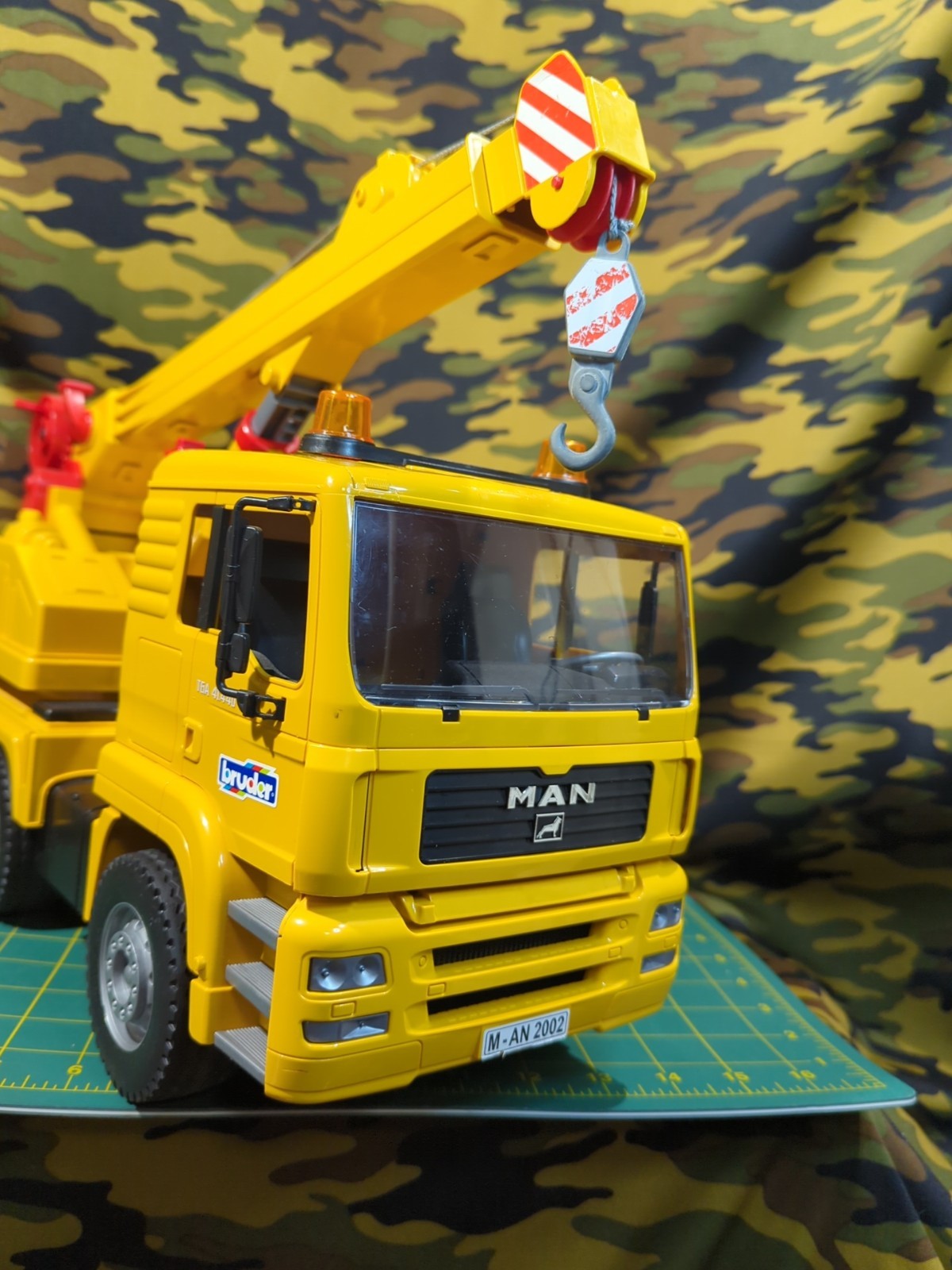 Bruder MAN Tele-Crane TC-4500 TGA 41.440 Construction Toy Truck Germany