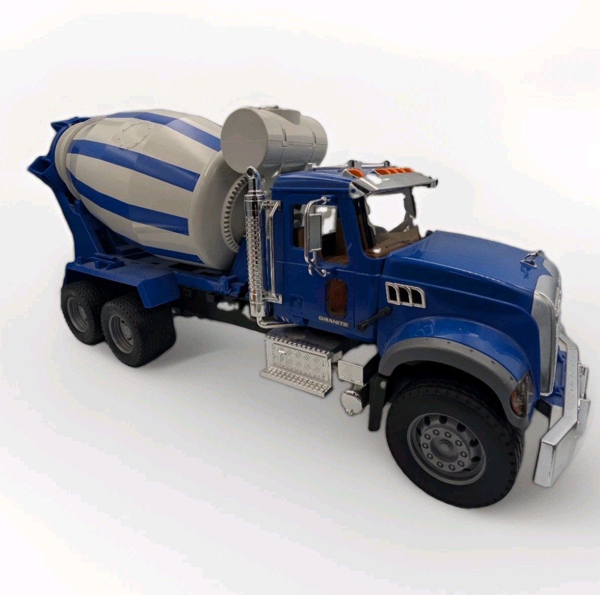 Bruder Mack Granite Cement Mixer Truck 1:16 Scale Used Made in Germany 02814