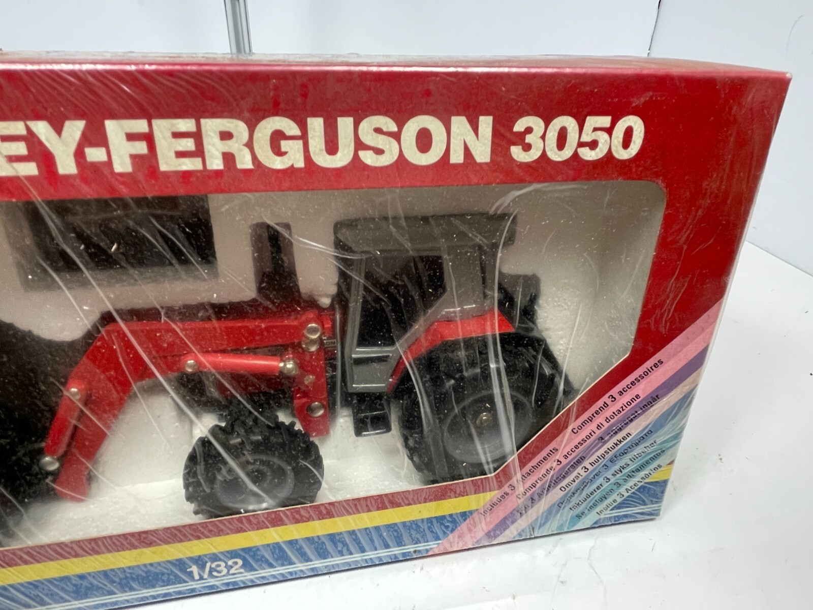 ERTL Massey Ferguson 3050 Diecast Tractor 1/32 Figure Mint in Box