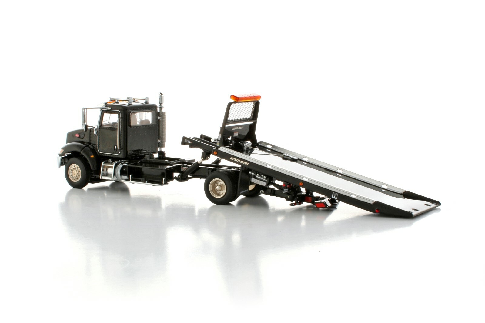 Peterbilt Jerr-Dan Rollback Truck – « BLACK » – 1/50 – TWH #080-01100