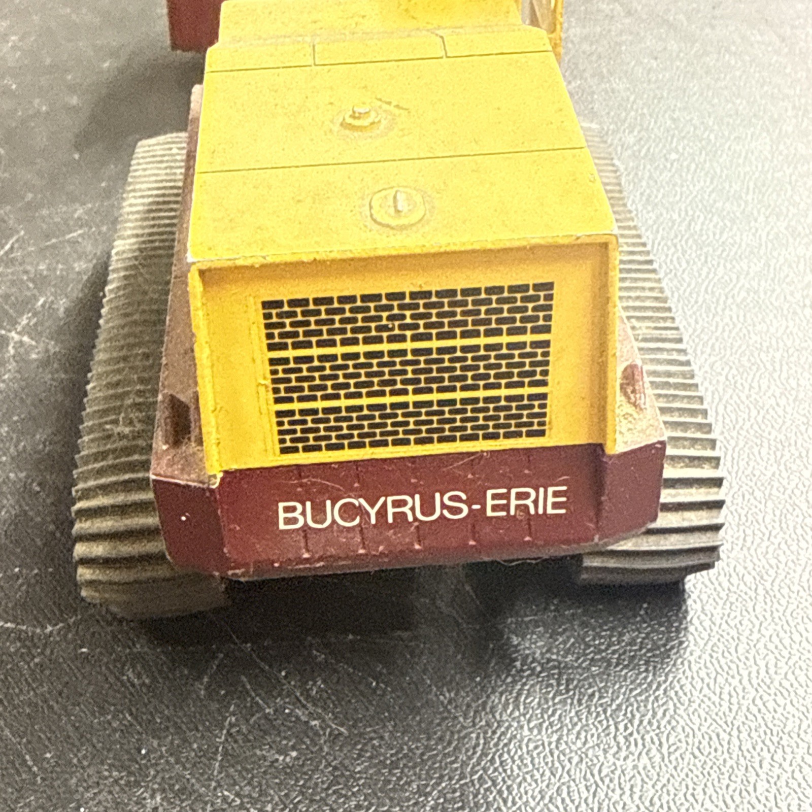 Bucyrus Erie 40-H Hydraulic Excavator Red Esco bucket 1/50 Diecast NZG# 139