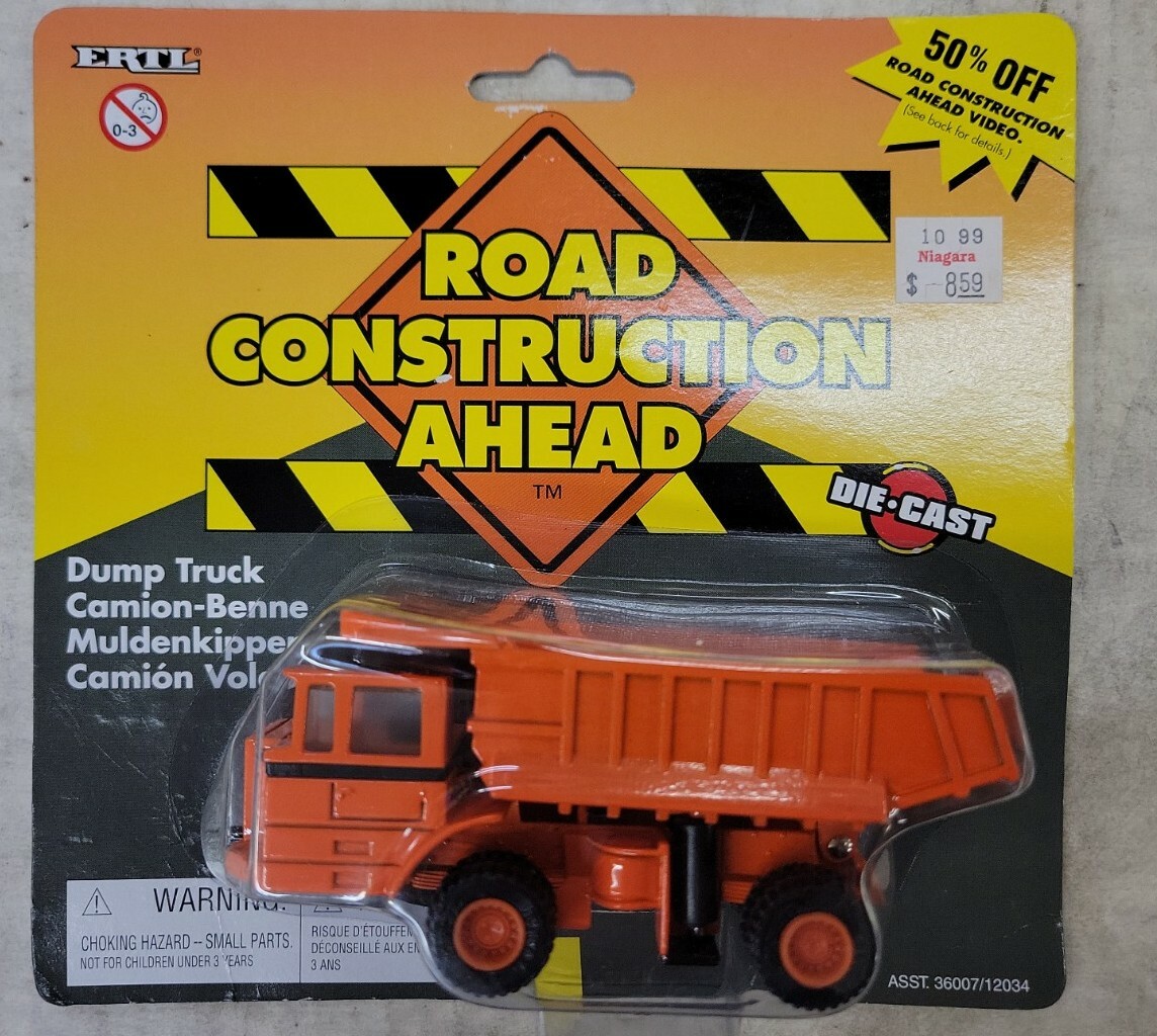 Ertl Road Construction Ahead Dump Truck #36007/12034, NIP (9G)