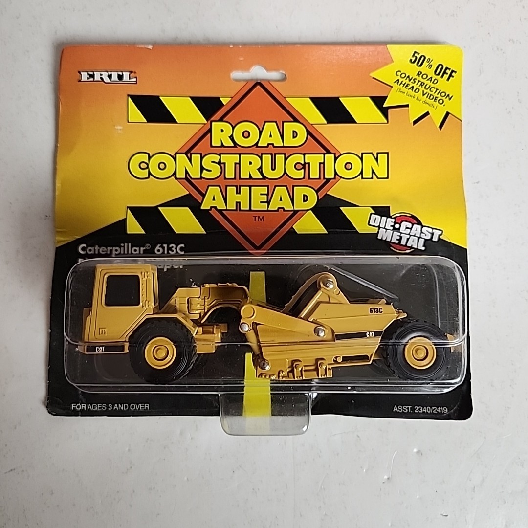 New ERTL Road Construction Ahead Caterpillar 613C Elevating Scraper Die-Cast