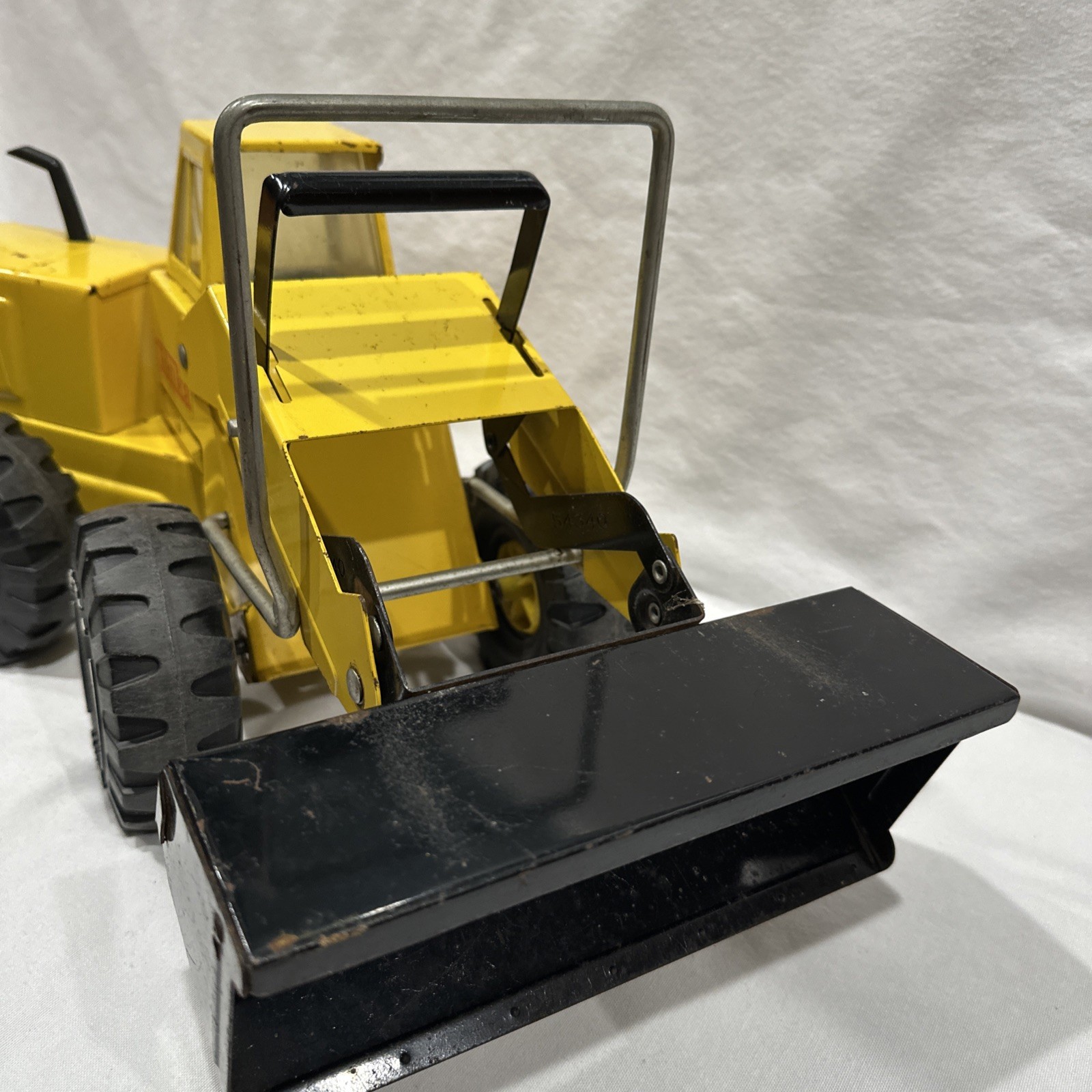 Vintage 1970’s -80’s Tonka Pressed Steel Front Loader XMB-975