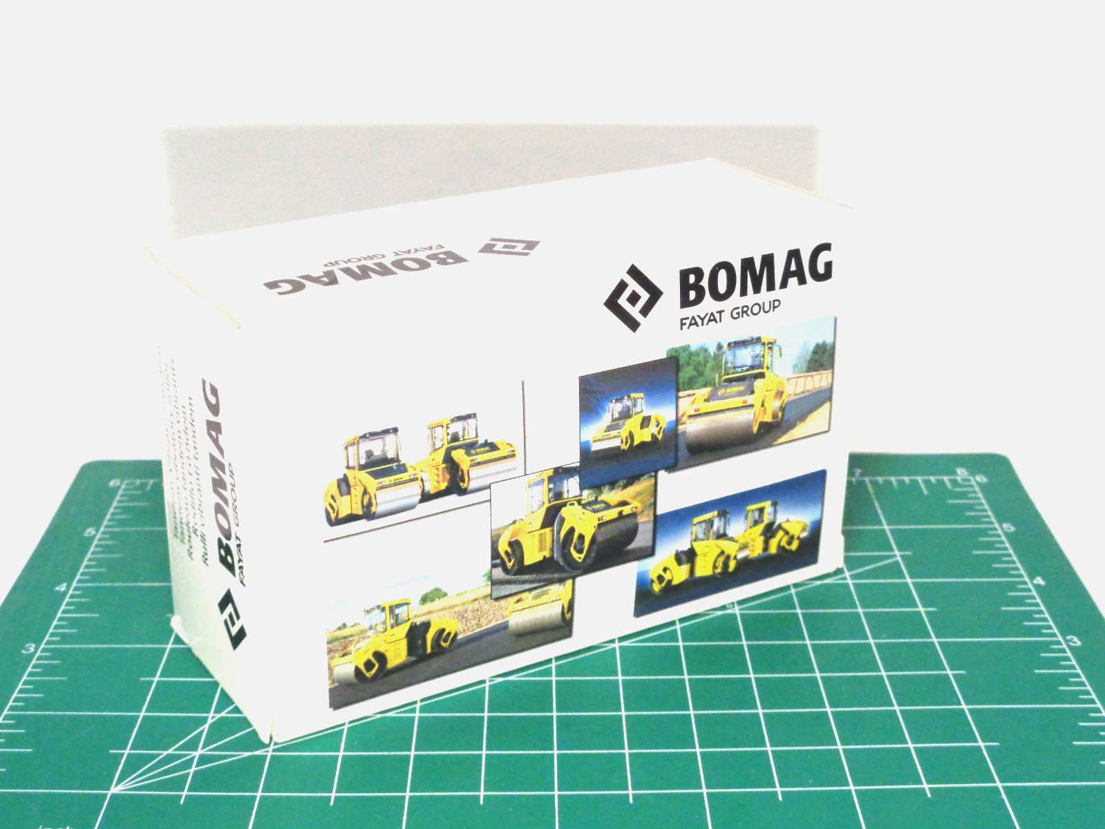 1/50 Diecast BOMAG BW 203 AD Vibratory Asphalt Compactor Road Roller.