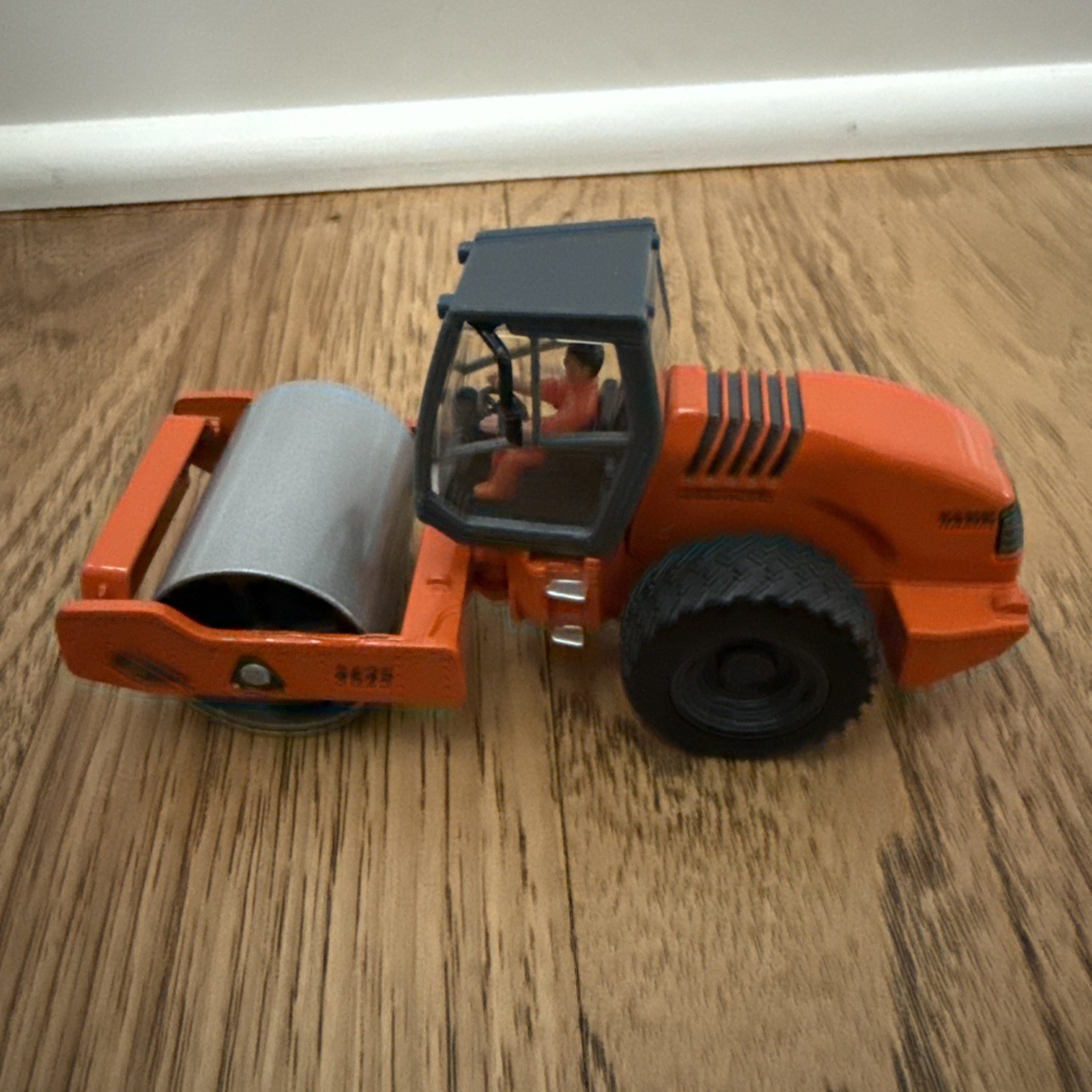 Siku 3530 Hamm 3625 Single Drum Compactor Roller w/ Cab