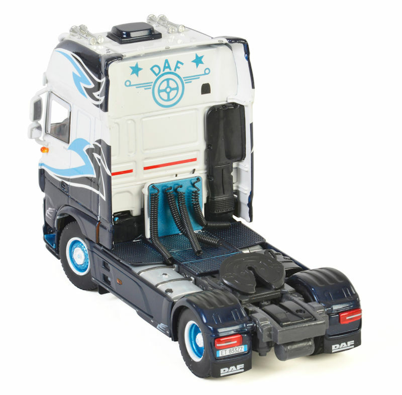 WSI 01-2248 LD Transport – DAF XF Super Space Tractor 1/50 Die-cast MIB