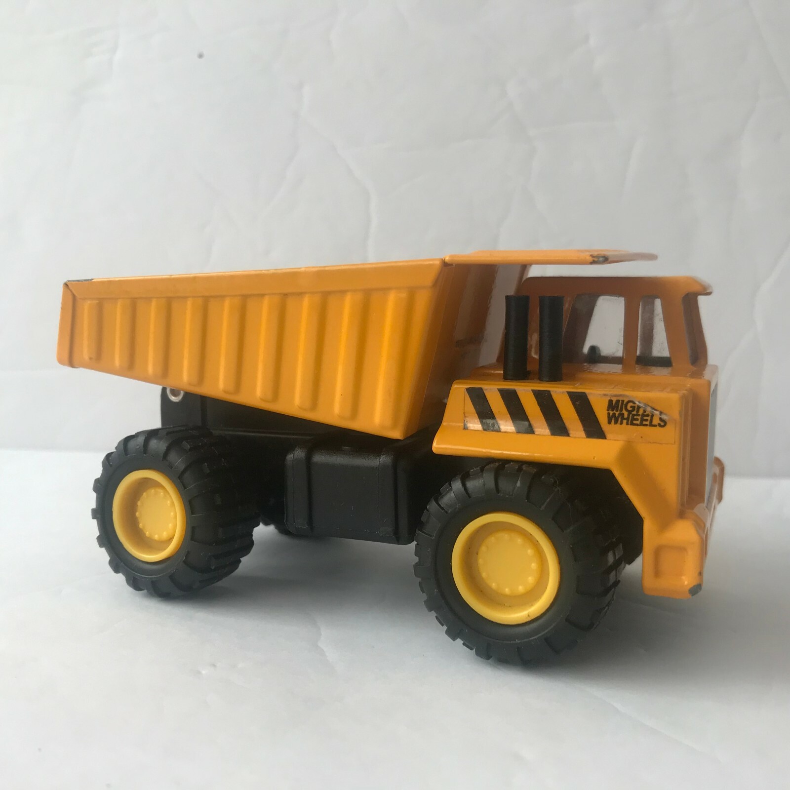 SOMA Mighty Wheels Dump Truck Front End Loader Construction Yellow Metal Plastic
