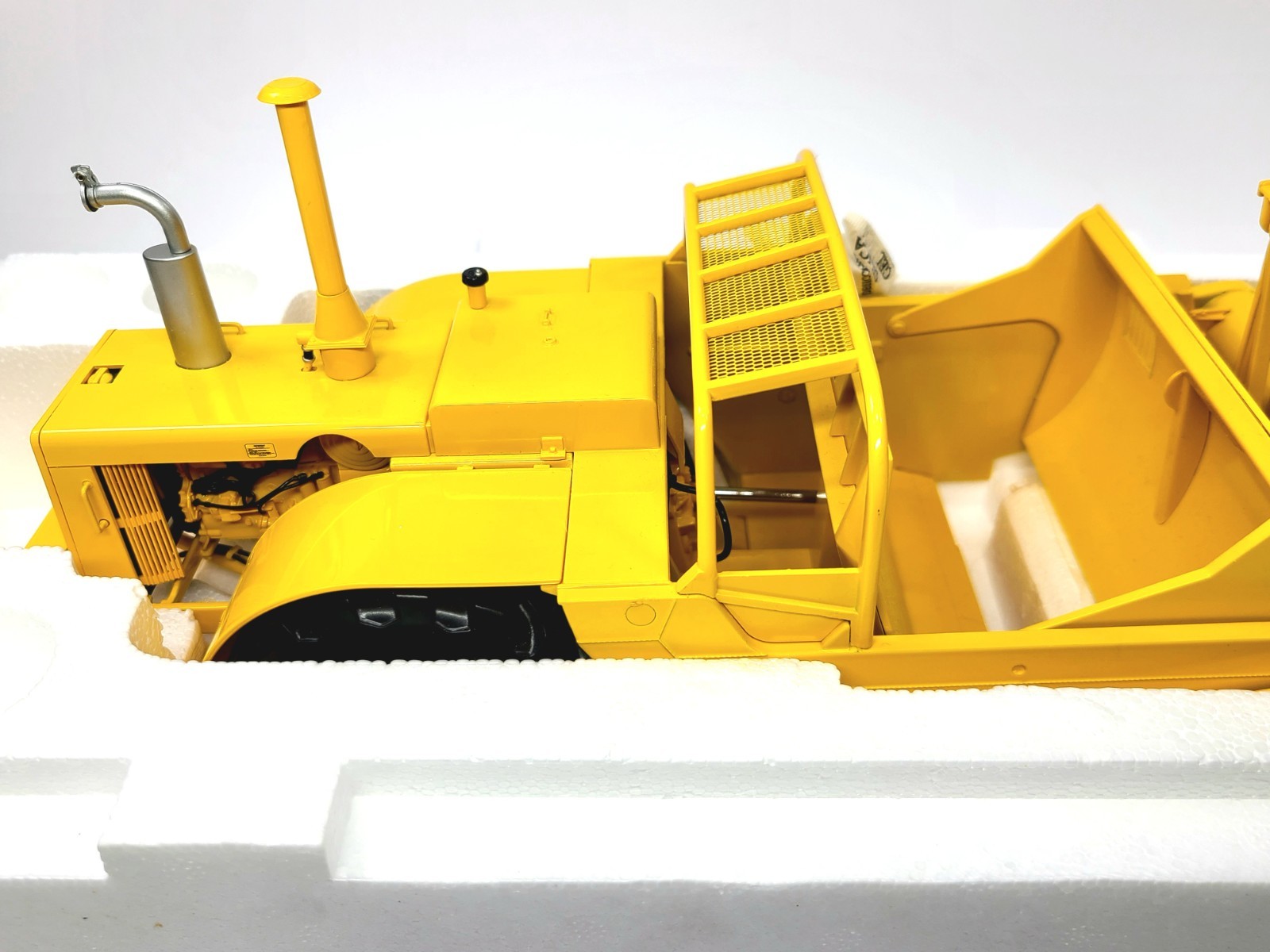 International IH 433 Pay Scraper – Yellow – First Gear 1:25 Scale #70-0180 New