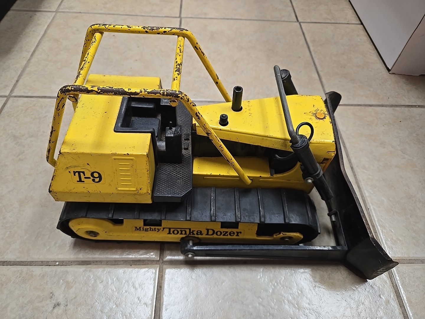 Vintage Mighty Tonka T9 Bulldozer Yellow 1970’s