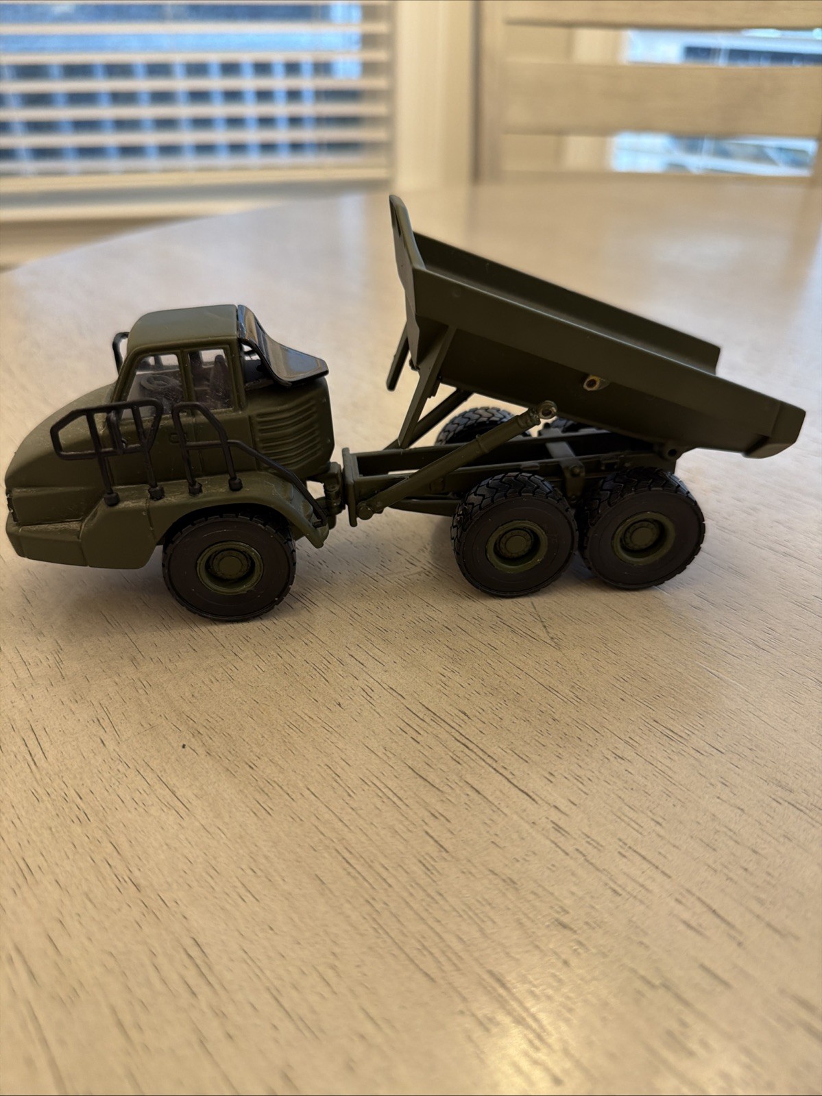 1:50 NORSCOT CAT 725D Articulated Truck