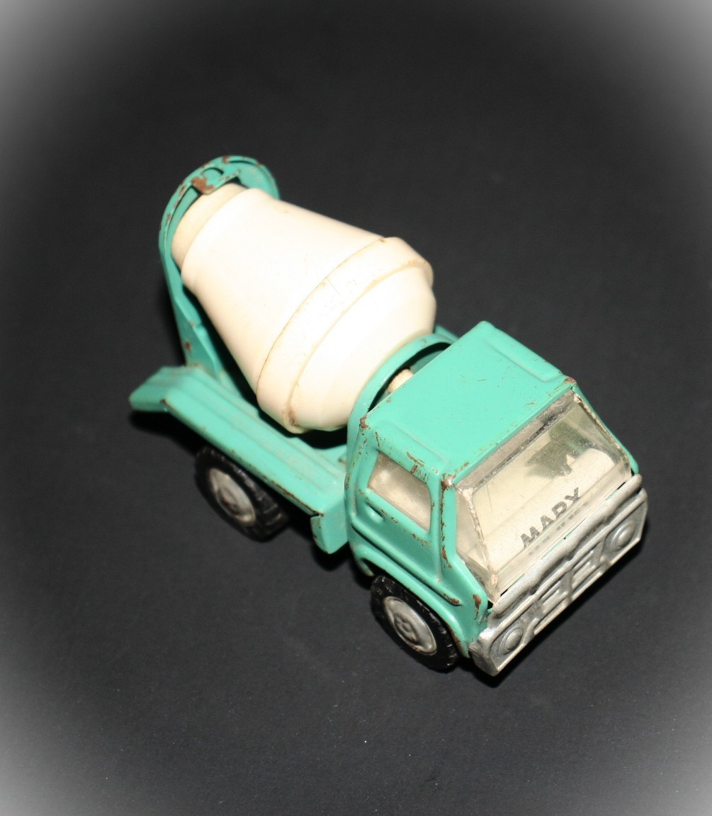 Vintage 1960&rsquo;s MARX Cement Mixer Truck – Pressed Steel RARE colors mint green