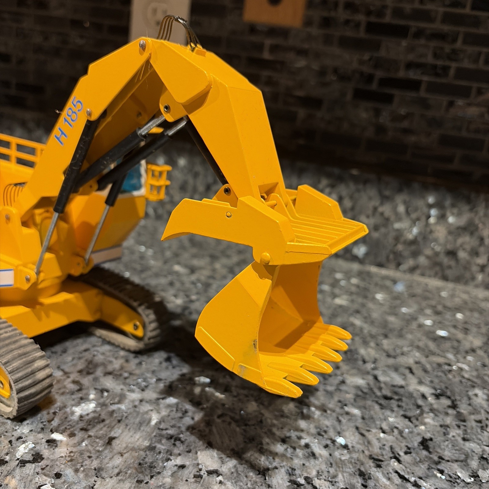 Vintage NZG 1/50 Scale Die-Cast Demag H185 Crawler Excavator #241