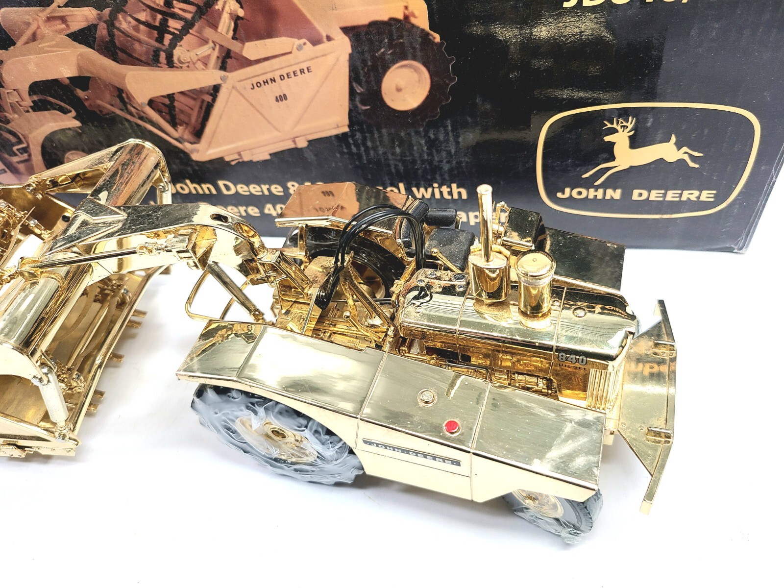 John Deere 840 Diesel with 400 Scraper – Gold Reuhl 1:24 Scale Model #JD840/400G
