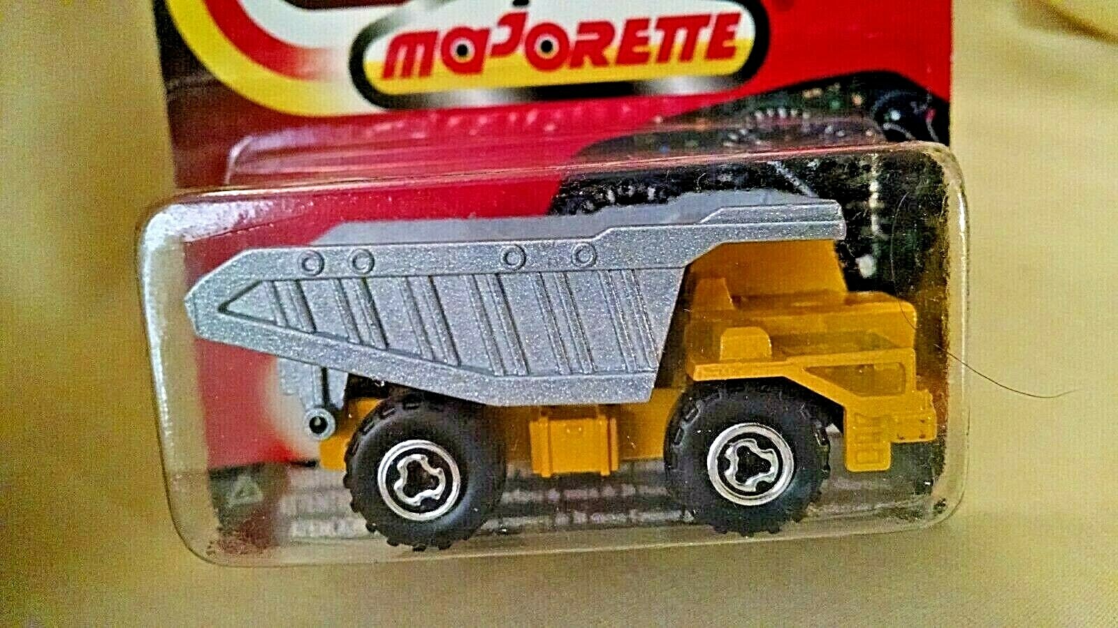 Majorette NOS Construction Benne Carriere Dump Truck 1:100 274 Die Cast Yellow