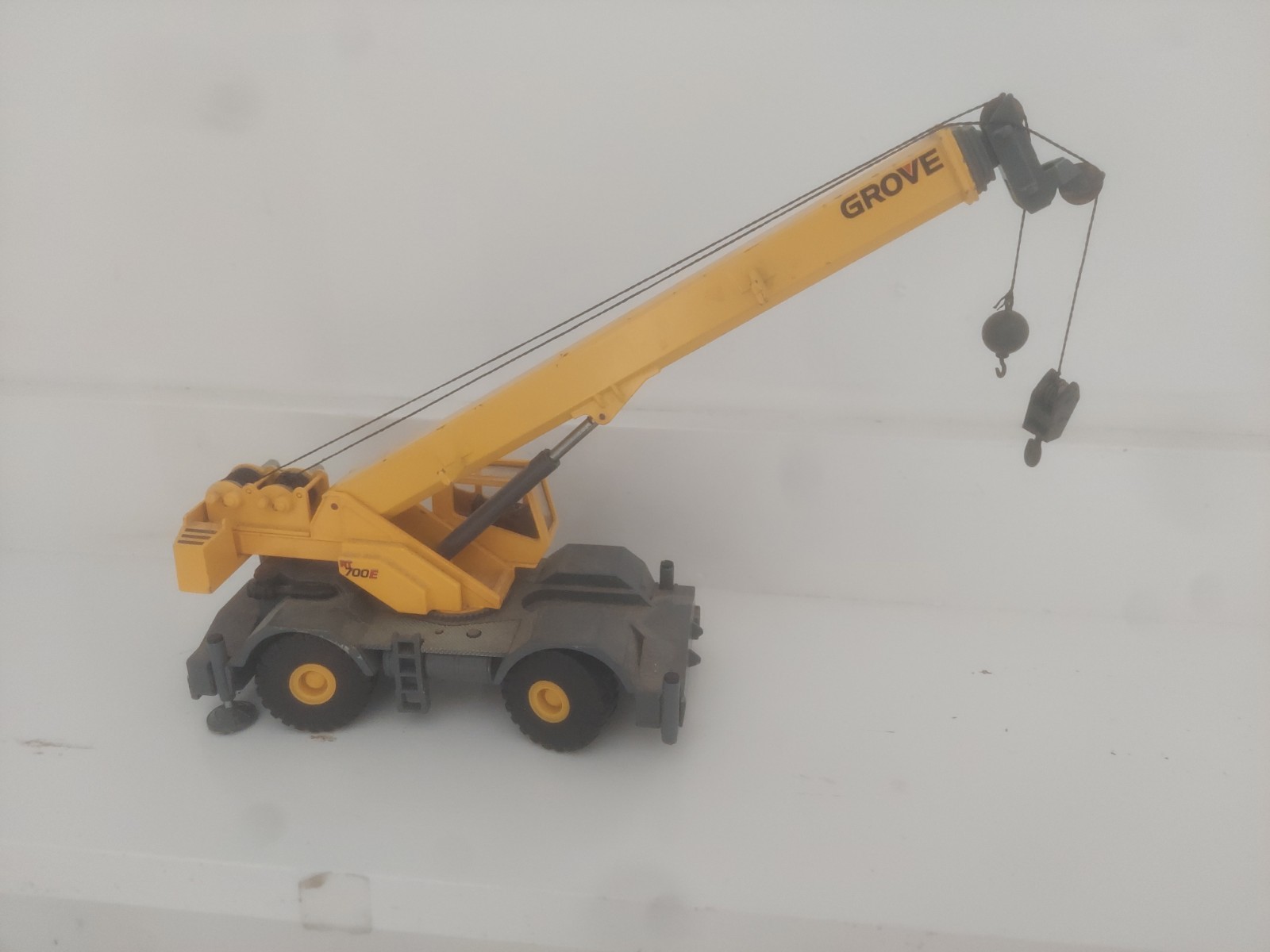 NZG Grove RT700E Crane Limited Edition #530 1:87 Scale Read Description