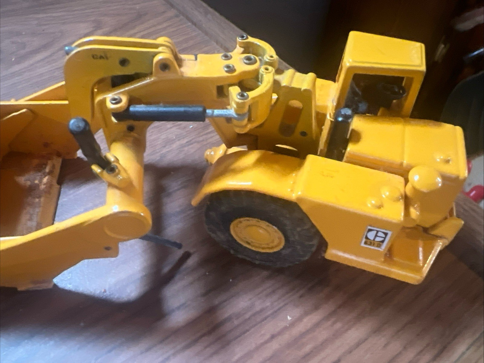 Caterpillar Cat 631E Wheel Tractor Scraper 1:50 Scale Spain