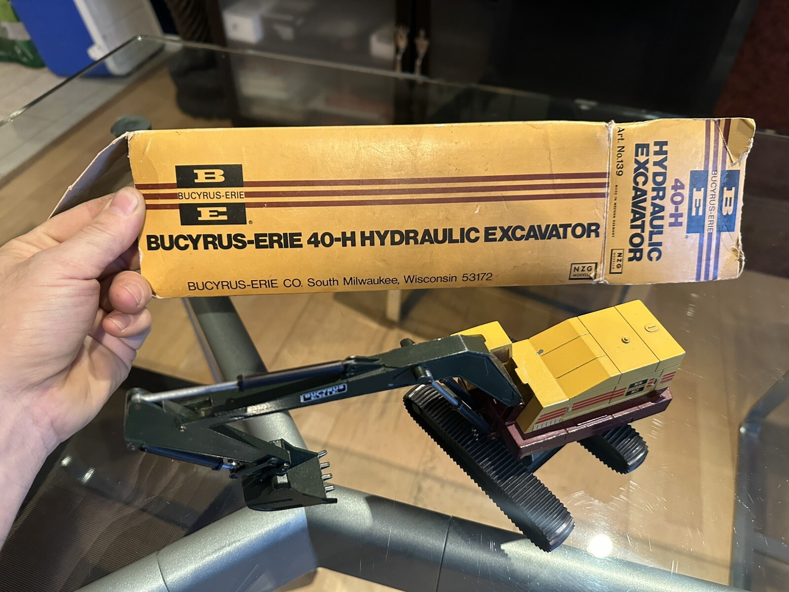 toy excavator