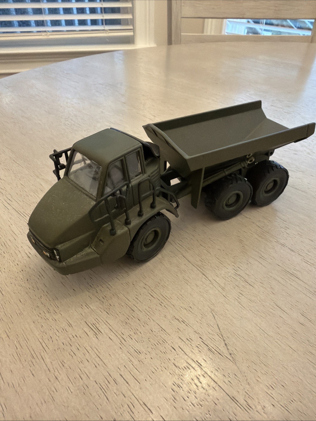 1:50 NORSCOT CAT 725D Articulated Truck