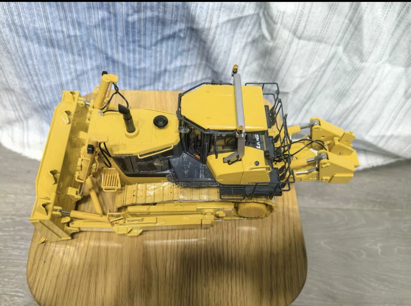 1/35 Scale LIUGONG LD60D DOZER Diecast Model Toy Collection Gift NIB