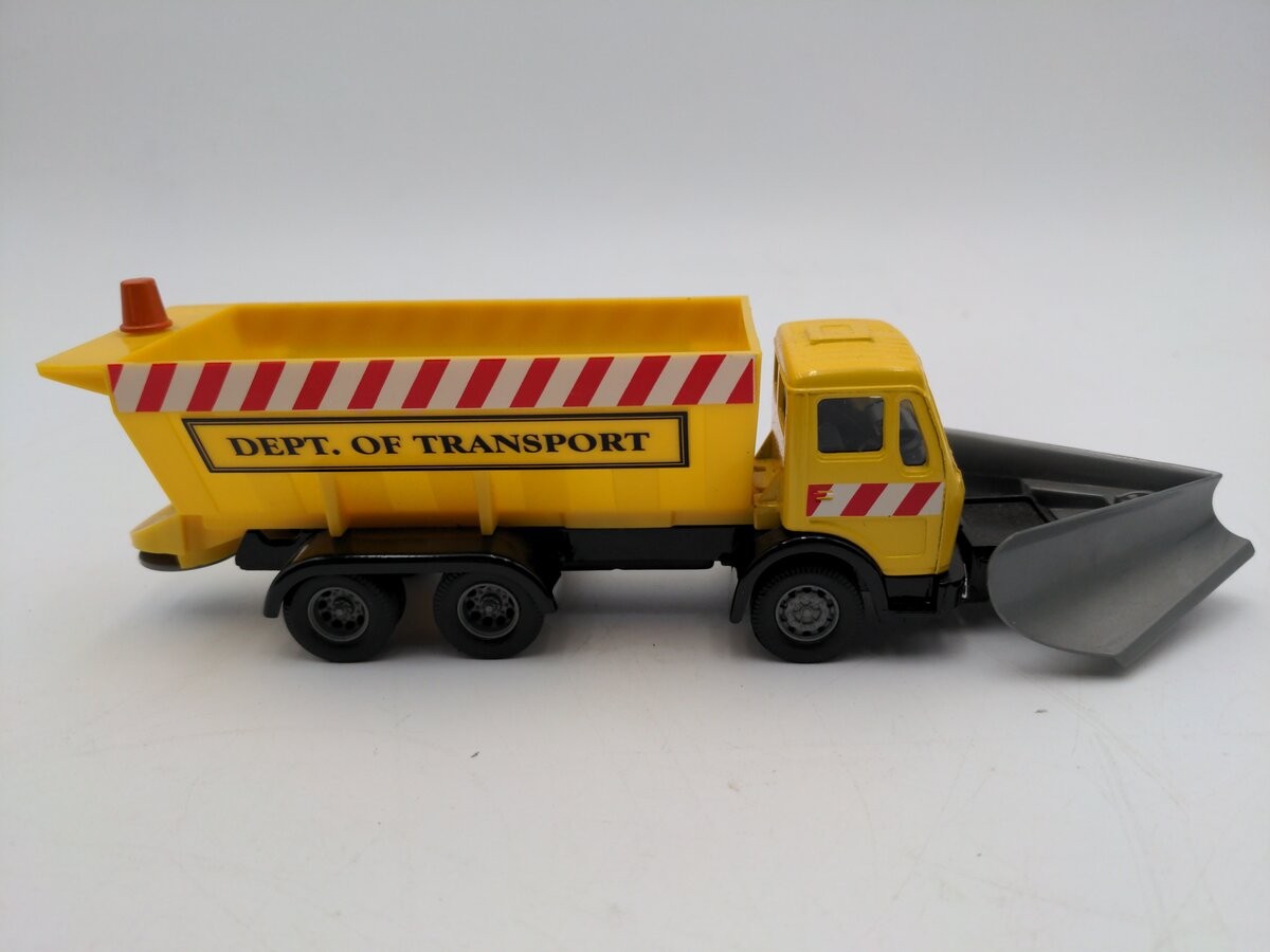 Corgi 6076 Dump Truck w/Removeable Plow LN