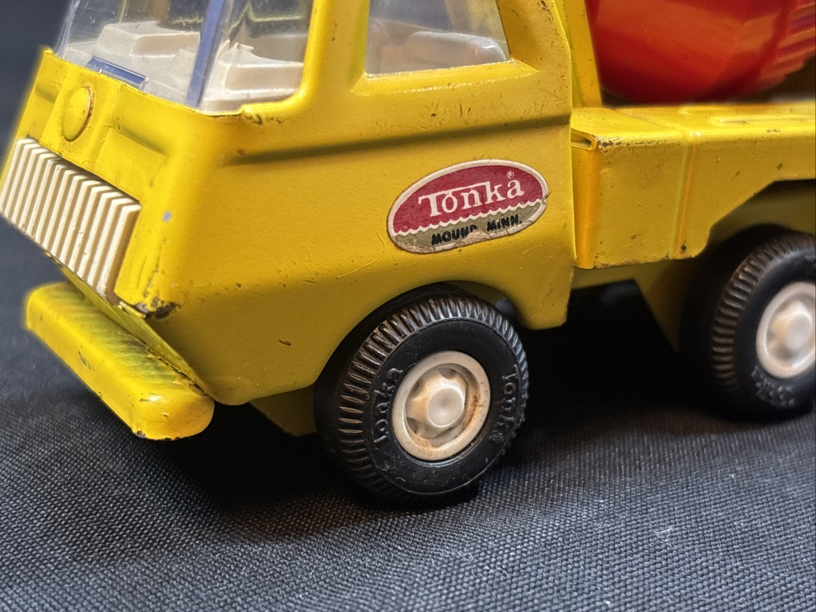 Tonka 1960s 5&Prime; Cement Mixer Truck Pressed Steel Yellow/Red MOUND