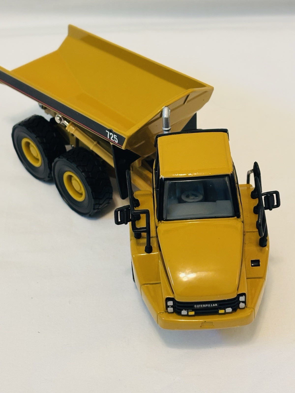 CAT 725 Articulated Dump Truck Diecast Construction Model Yellow/Black