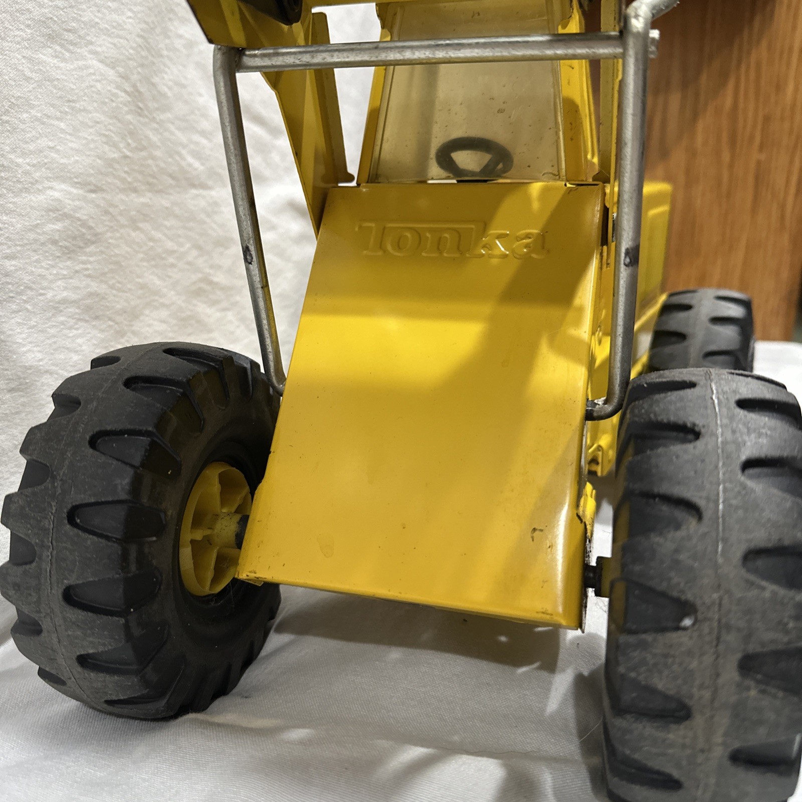 Vintage 1970’s -80’s Tonka Pressed Steel Front Loader XMB-975