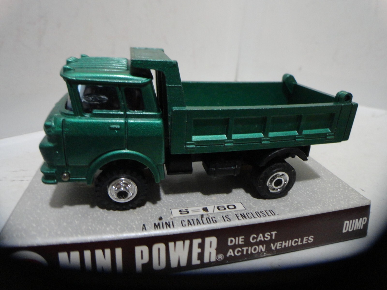 Shinsei COX 4215 GMC Truck Series 1:60 Scale GMC Dump Truck Vintage Green