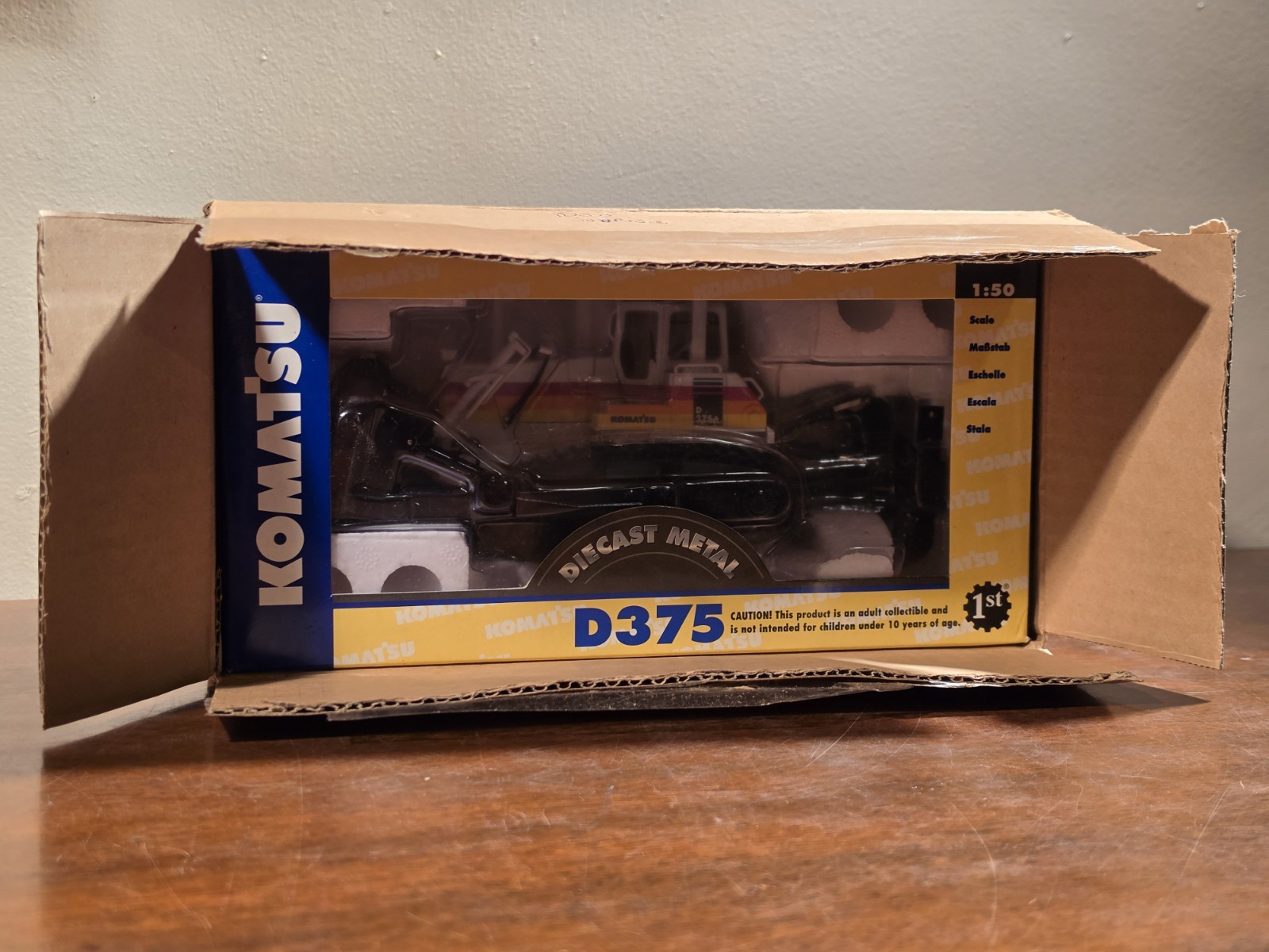 NEW! Diecast First Gear Komatsu D375A Crawler Bulldozer 1:50 WHITE SUNRISE