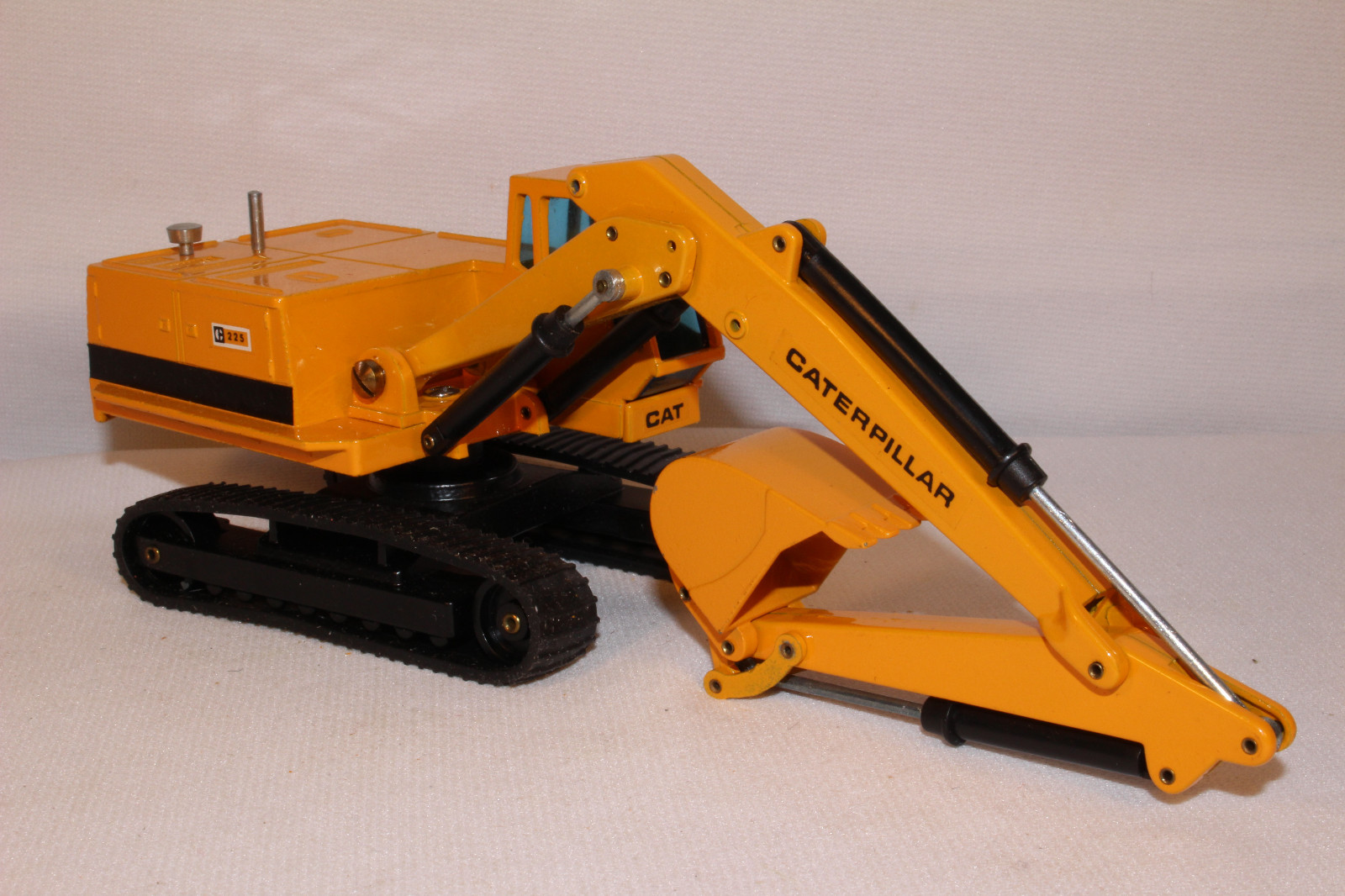 Joal Caterpillar Model 225 Hydraulic Excavator, Nice Boxed