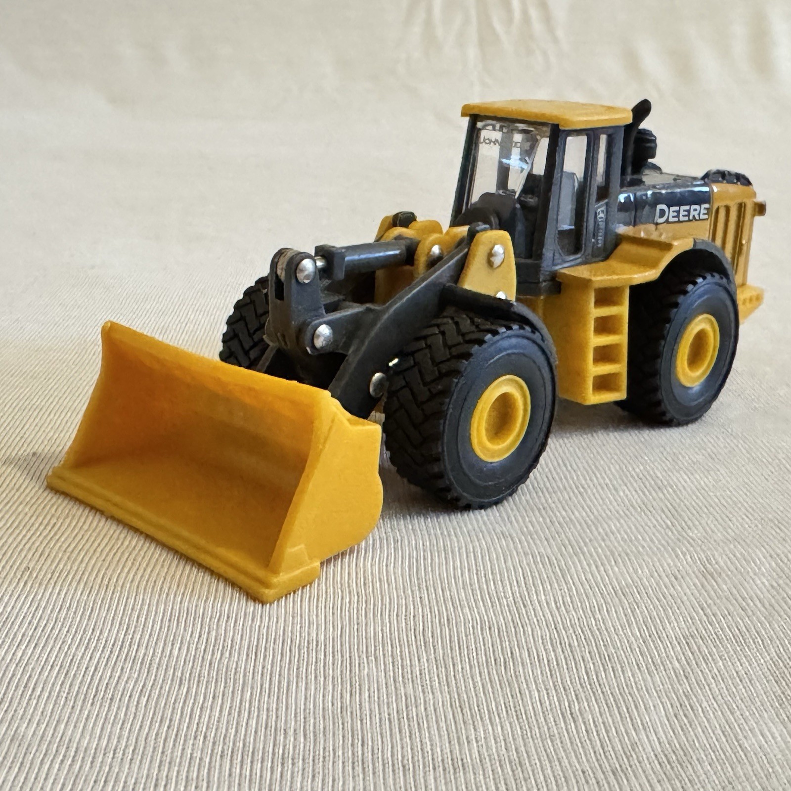 Lot Of 2 ERTL John Deere Metal/Plastic Heavy Equipment Front-end Wheel Loaders