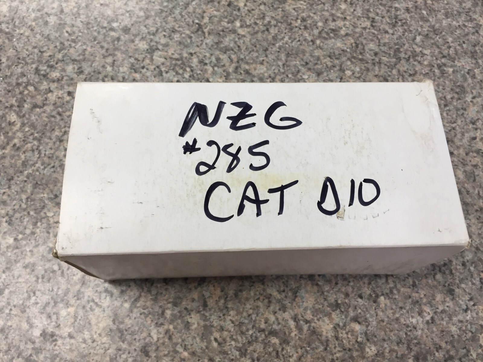 NZG #285 CAT D10 DOZER – WRONG BOX – VHTF – MAKE OFFERS!!!