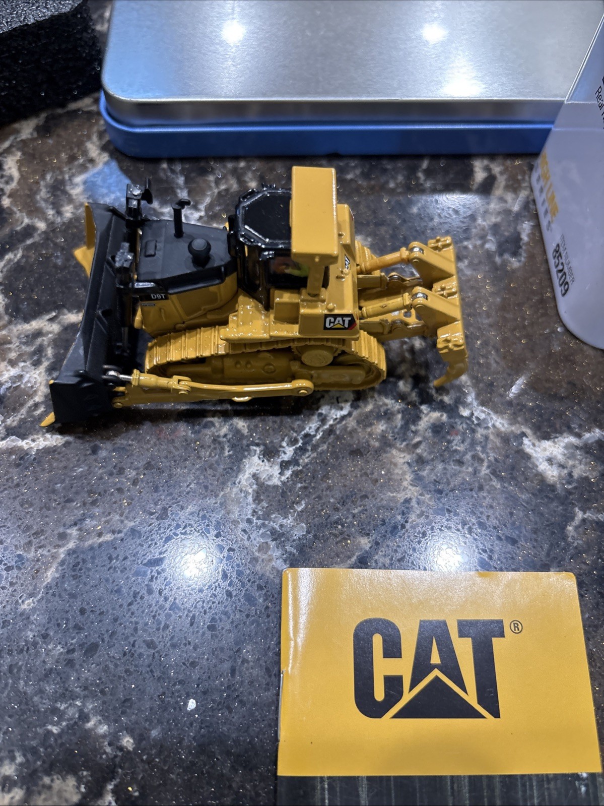 CAT D9T Track- Type Tractor Collectible Diecast Scale Model Replica 85209