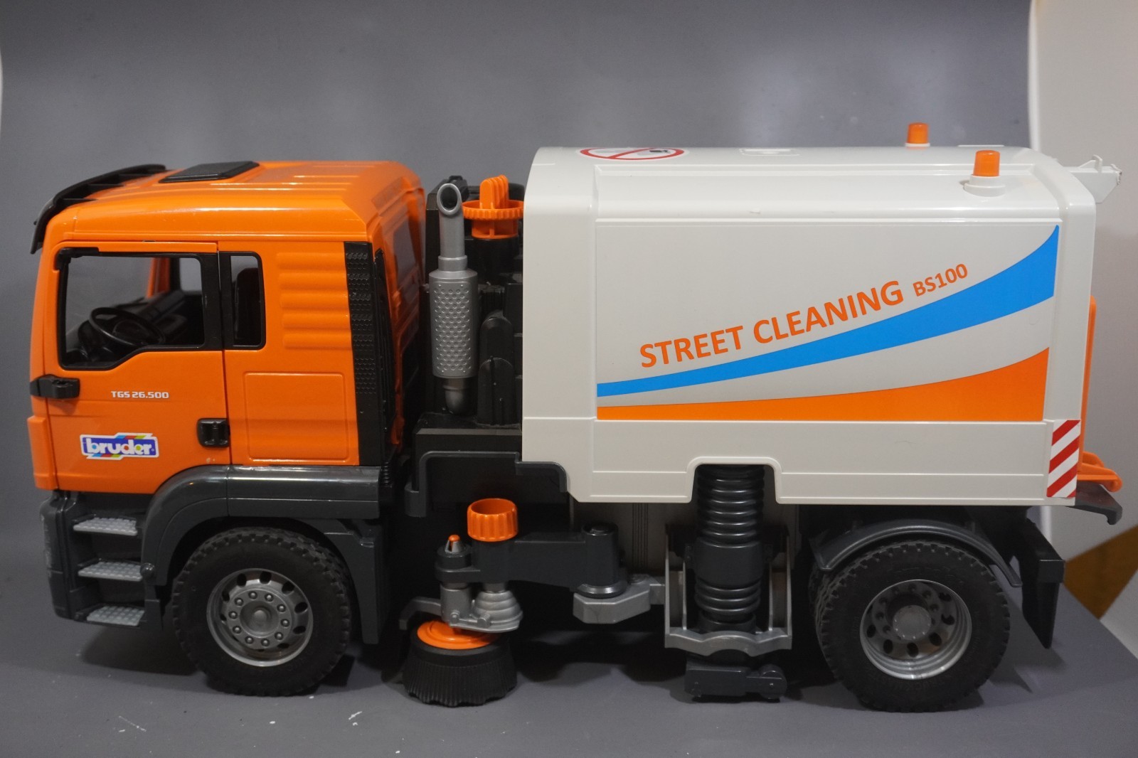 BRUDER #03780 MAN TGS Street Sweeper 1:17 Scale TRUCK BS100