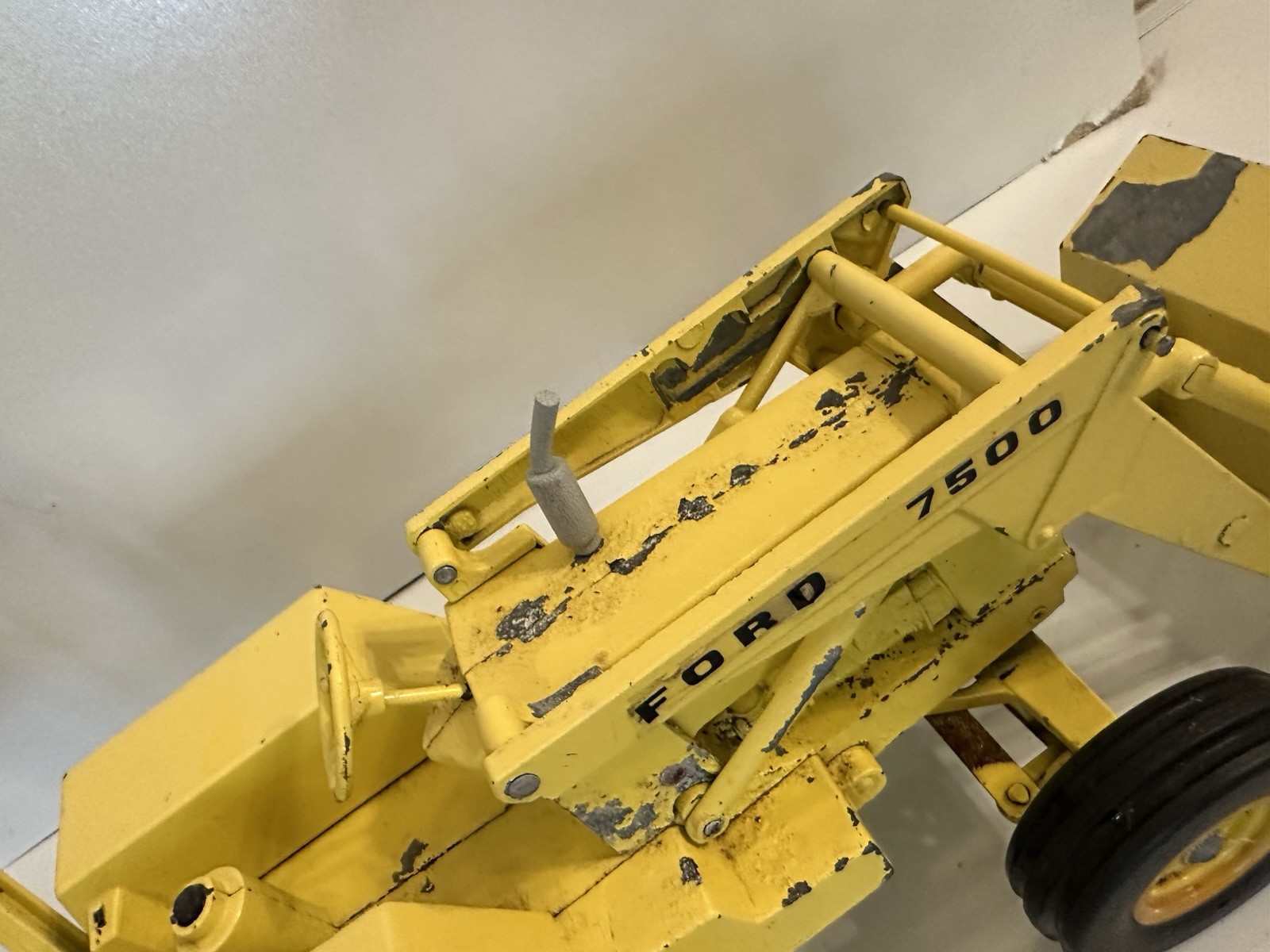 ERTL Vintage 1:22 Scale Diecast Ford 7500 Backhoe Loader Tractor Excavator